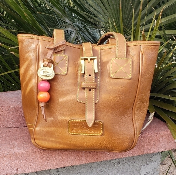🤩🤩VINTAGE DOONEY AND BOURKE‎ CLASSIC - Picture 1 of 9